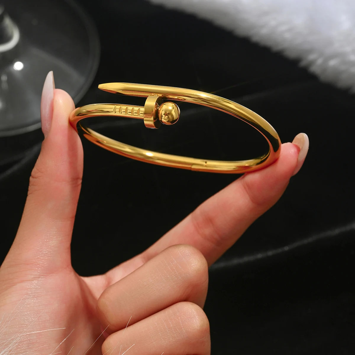 LuckyCharm™ – Jouw Dagelijkse Geluk in een Stijlvolle Armband