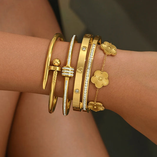 LuckyCharm™ – Jouw Dagelijkse Geluk in een Stijlvolle Armband